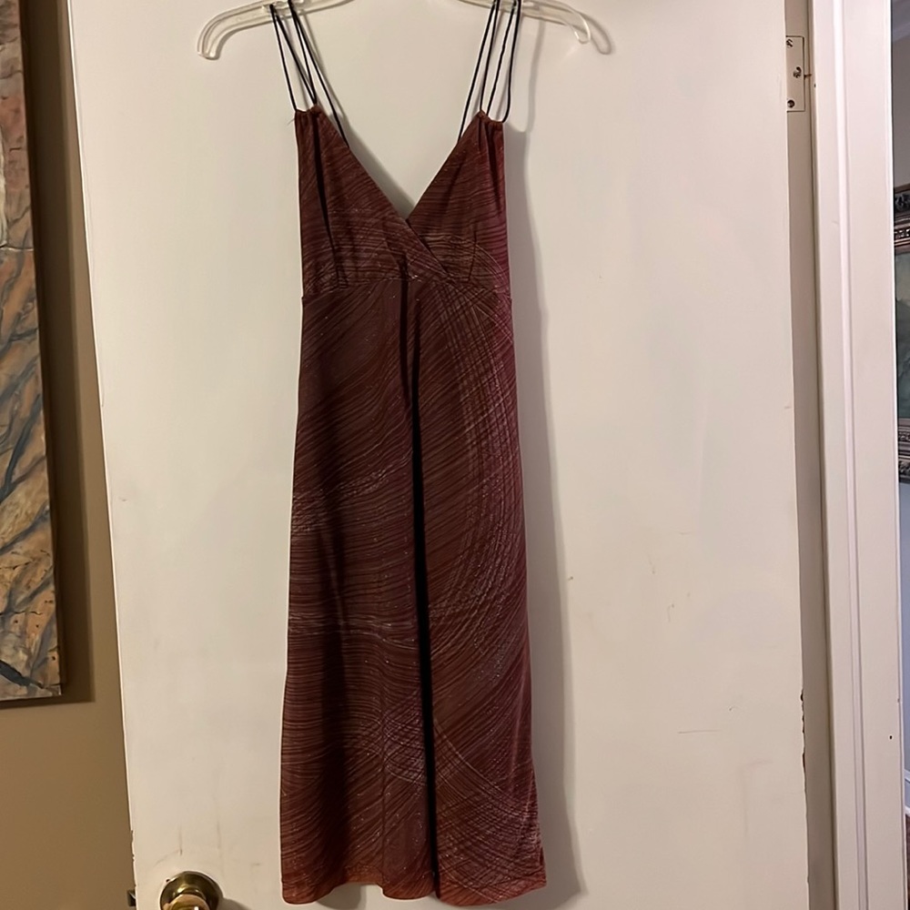 Sleeveless Express dress with cross cross back